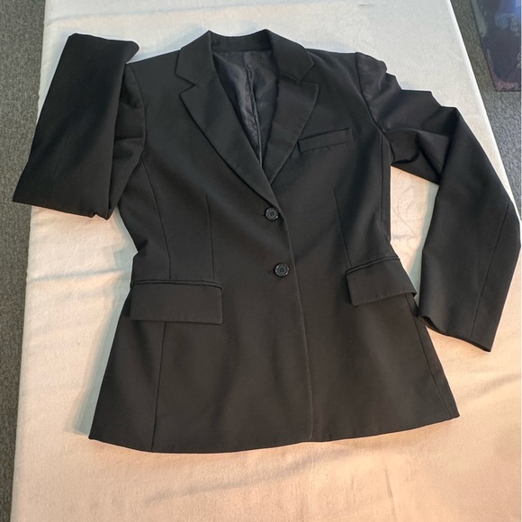 Black Blazer Lightly Used Lined Size 2 /XS Preppy Academia Sexy CEO - Picture 5 of 7